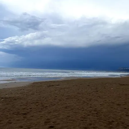 Comodo En La Playa Con Gran Patio Exterior Cerca Del Met Y Campo De Golf Les Deveses