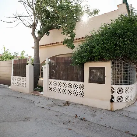 Tatil Evi Comodo En La Playa Con Gran Patio Exterior Cerca Del Met Y Campo De Golf Les Deveses
