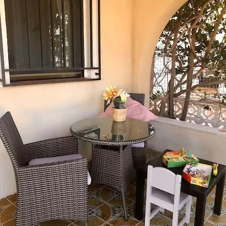 Tatil Evi Comodo En La Playa Con Gran Patio Exterior Cerca Del Met Y Campo De Golf